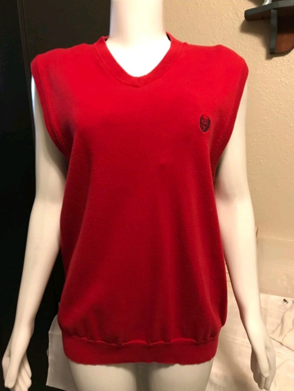 Chaps Men's Red V-Neck Sweater Vest with Embroidered Crest (Large)